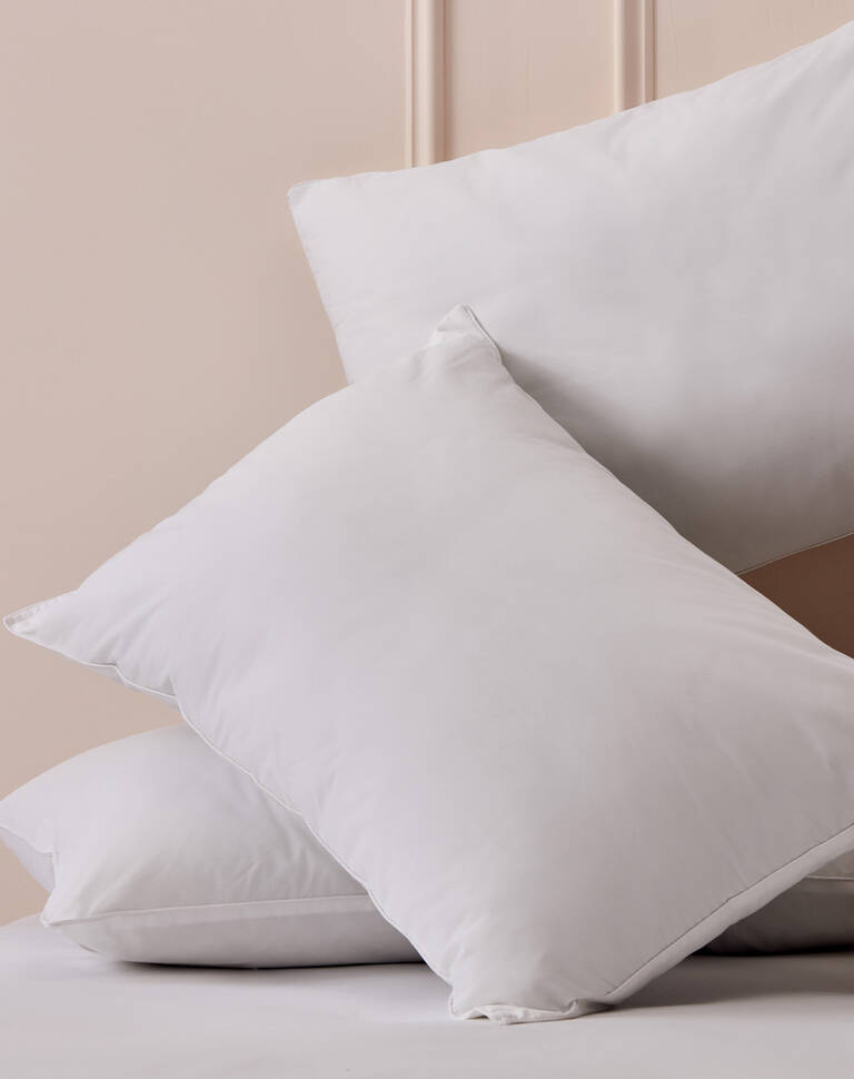 Display of Marriott Bonvoy Boutiques pillow products